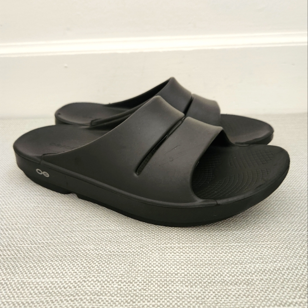 Oofos Ooahh Size 10 Black Slide Sandals Men Recovery Comfort